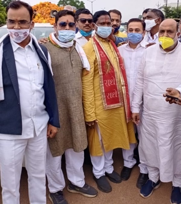 प्रभारी मंत्री अमरजीत भगत के प्रथम नगर आगमन पर किया गया जोरदार स्वागत