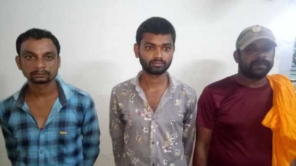 सट्टेबाजों से सट्टा-पट्टी व नगदी रकम बरामद