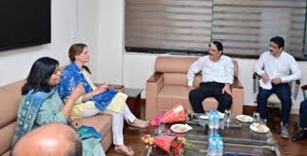 राज्य नीति आयोग और यूनिसेफ के बीच उच्चस्तरीय बैठक ,विकसित छत्तीसगढ़ एवं बस्तर अंजोर को मिला अंतरराष्ट्रीय समर्थन