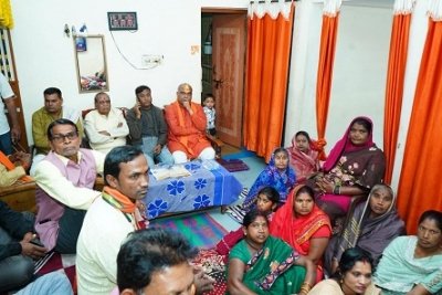 दुर्ग ग्रामीण विधायक ललित चंद्राकर ने नेवई में बूथ कार्यकताओं के संग &lsquo;मन की बात&rsquo; कार्यक्रम की 129वीं कड़ी का श्रवण किया