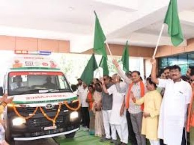 राजनांदगांव को 13 नई 108 एम्बुलेंस की सौगात, स्वास्थ्य सेवाओं को मिलेगी नई रफ्तार &ndash; डॉ. रमन सिंह
