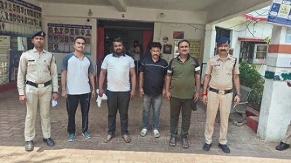 IPL सट्टे पर दुर्ग पुलिस का बड़ा शिकंजा -ऑनलाइन क्रिकेट सट्टा गिरोह के 4 और आरोपी गिरफ्तार, अब तक 7 आरोपी पुलिस गिरफ्त में
